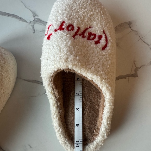 Taylor’s Version W10.5/M9 Cozy White Slippers with Red Text - Picture 4 of 8